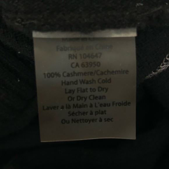 Kinross 100% Cashmere Ribbed Crew Sweater - Picture 7 of 9